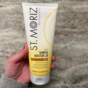 Brand New St Moriz Daily Tanning Moisturizer - Light